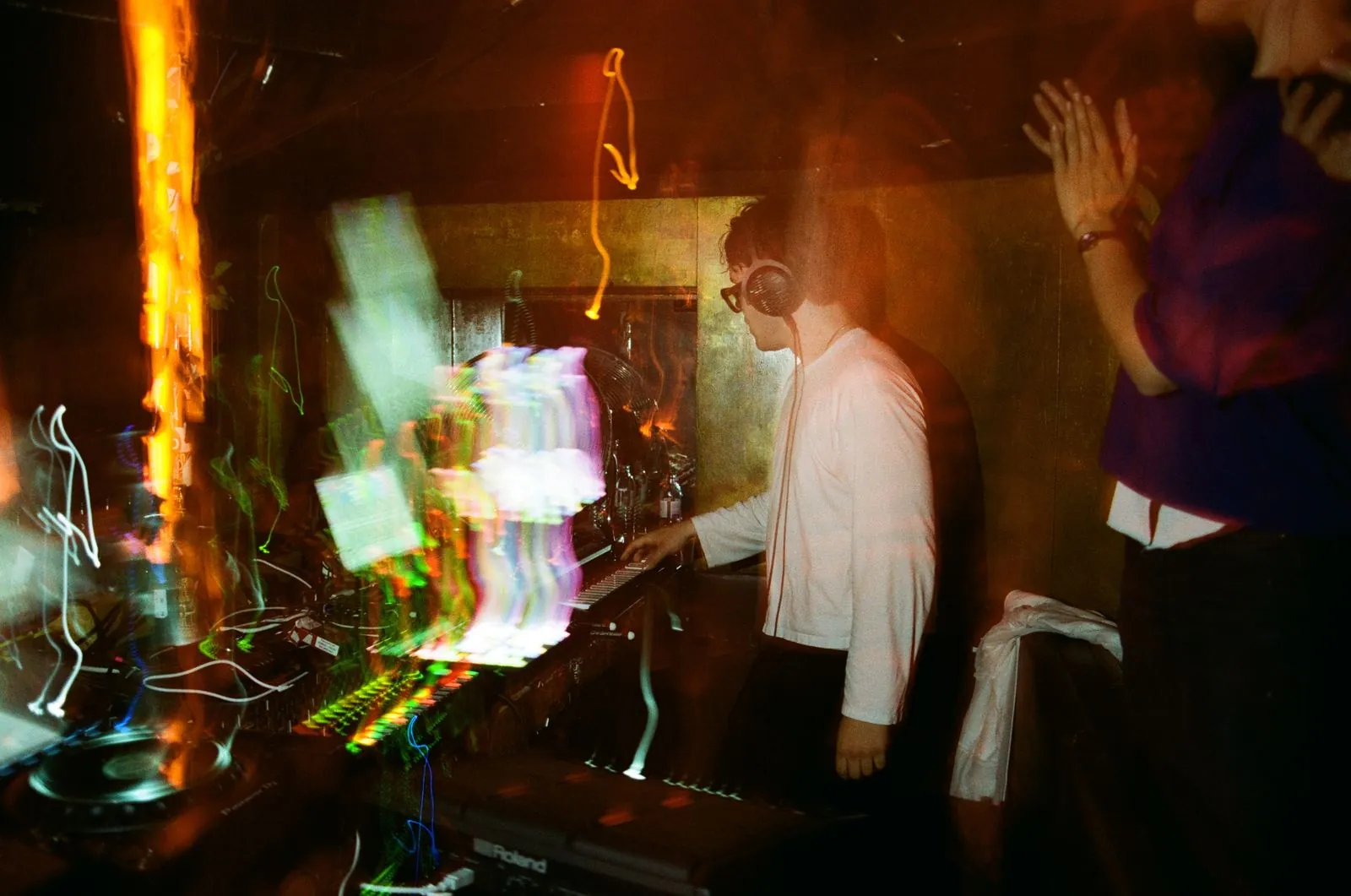 Oktav in a blur of club lights